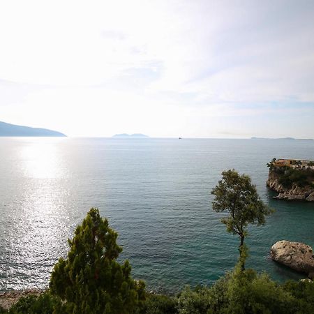 Skyhill Boutique Hotel Radhima Kültér fotó