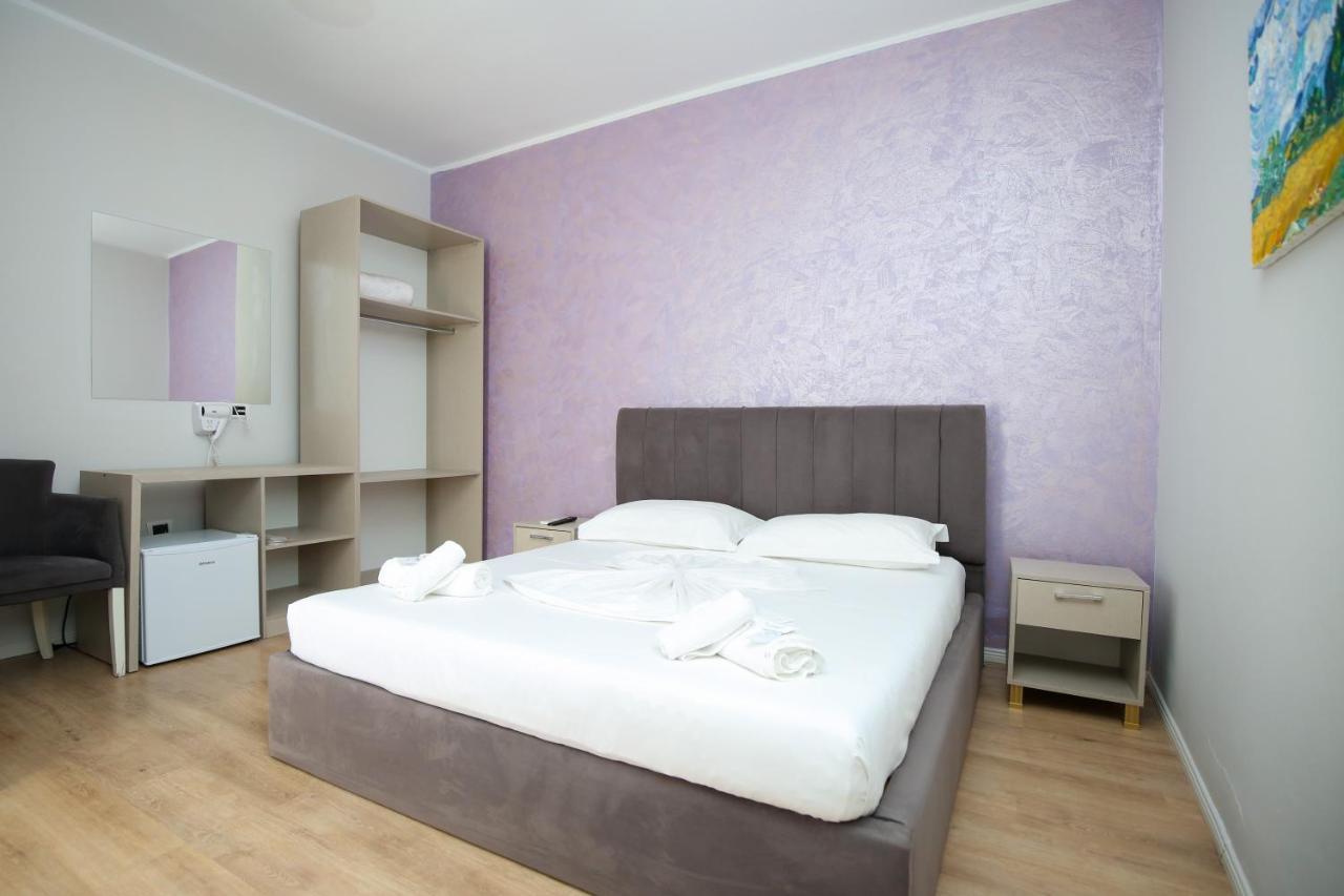 Skyhill Boutique Hotel Radhima Kültér fotó