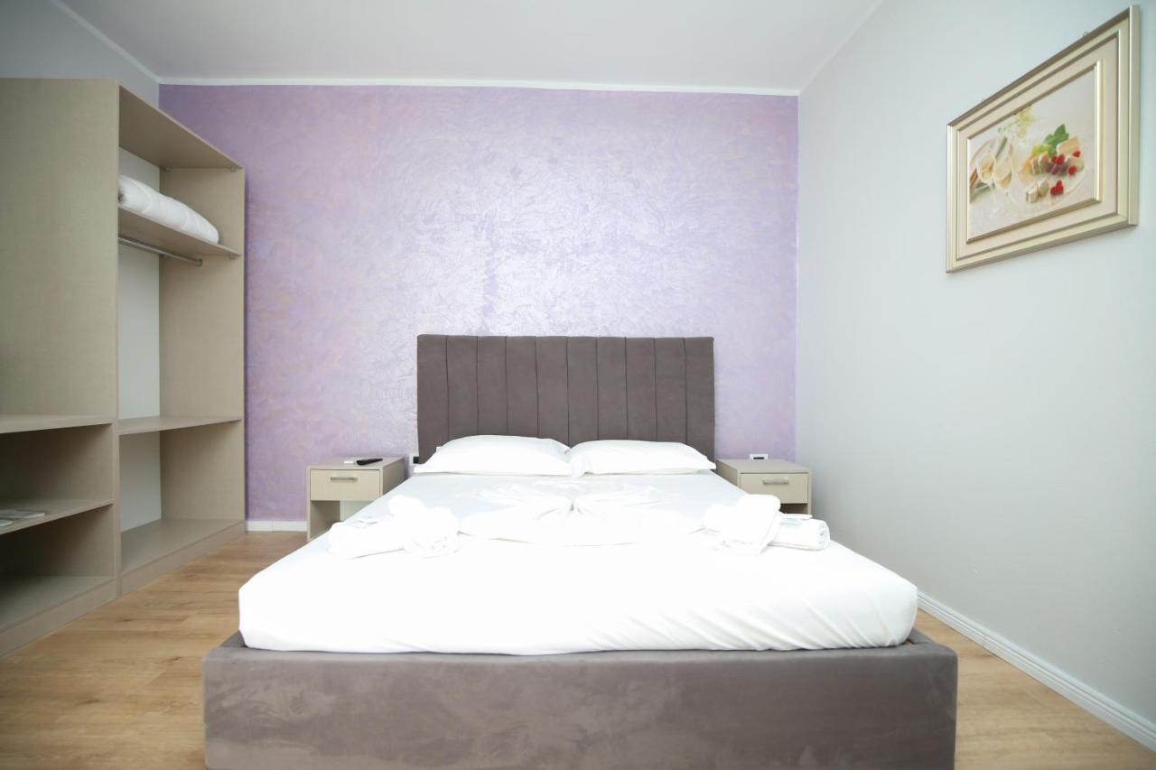 Skyhill Boutique Hotel Radhima Kültér fotó