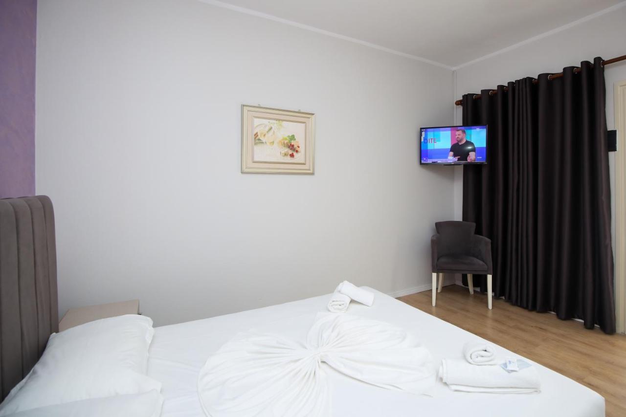 Skyhill Boutique Hotel Radhima Kültér fotó