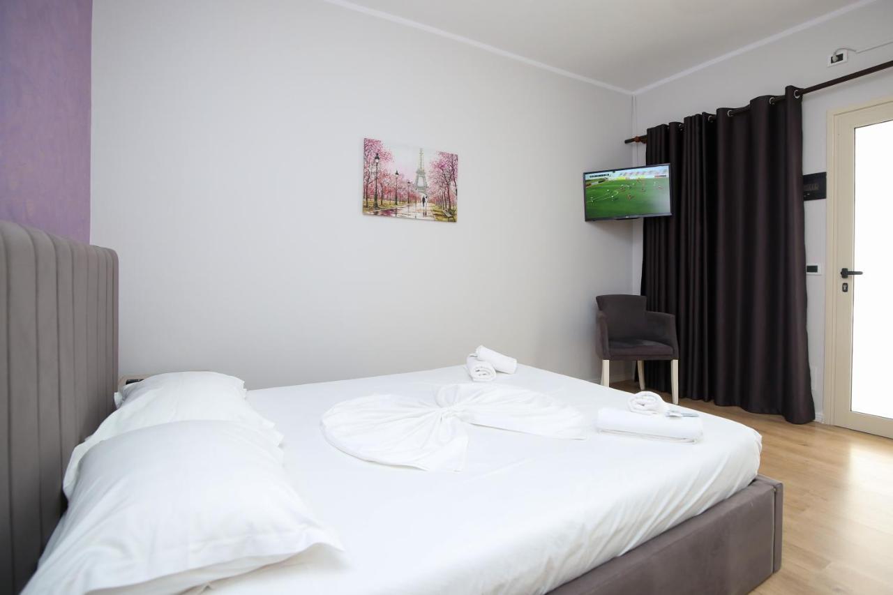 Skyhill Boutique Hotel Radhima Kültér fotó